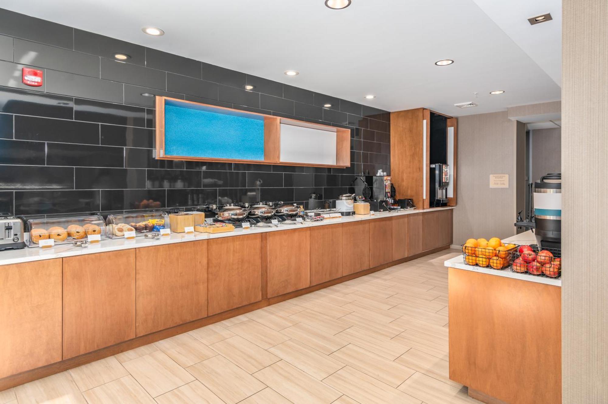 Springhill Suites By Marriott Freeport Brunswick Bagian luar foto