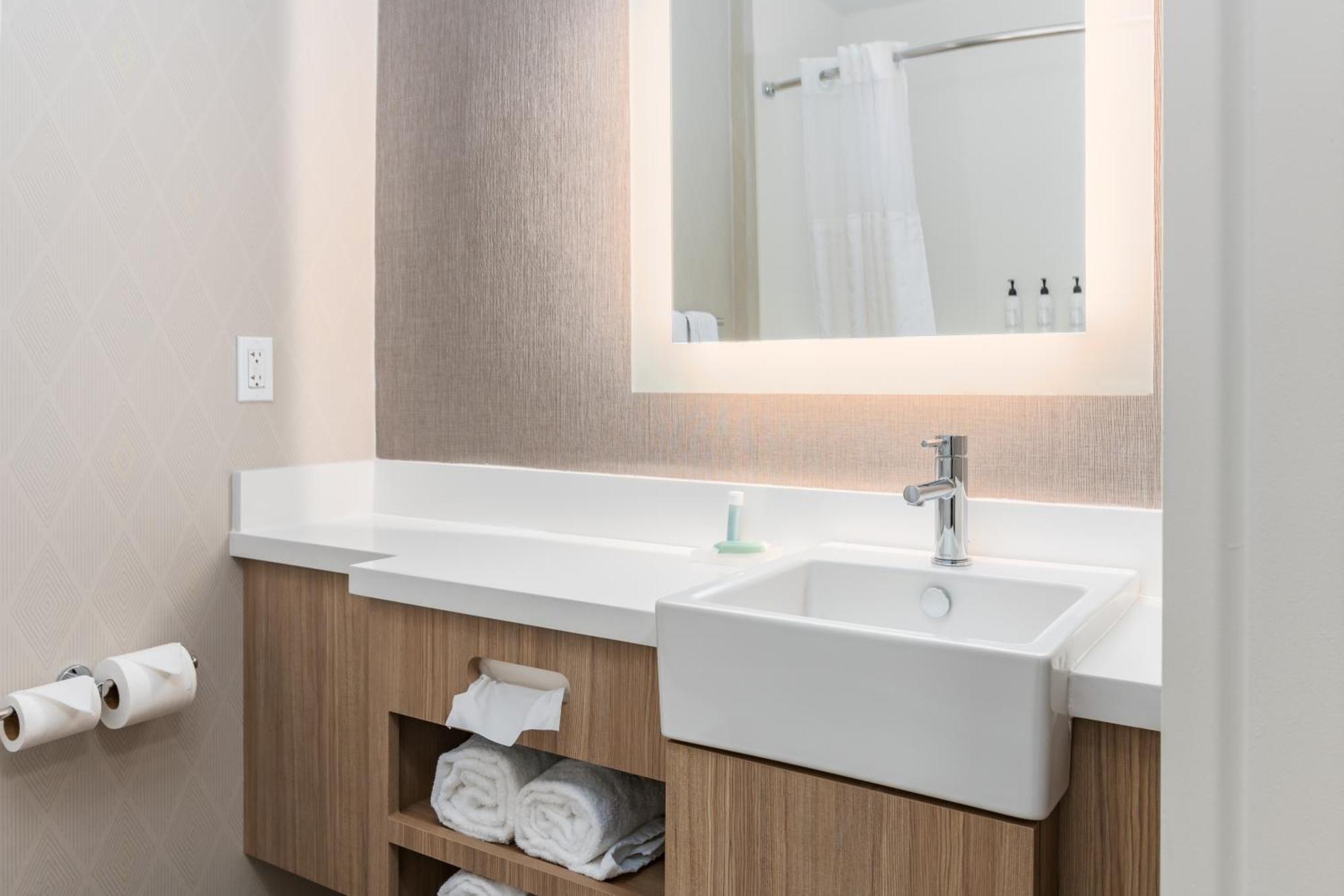 Springhill Suites By Marriott Freeport Brunswick Bagian luar foto